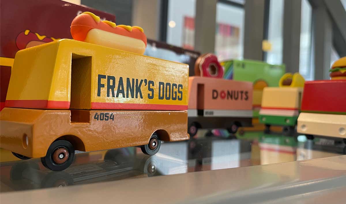 TOYS / NOT TOYS / TOYS!