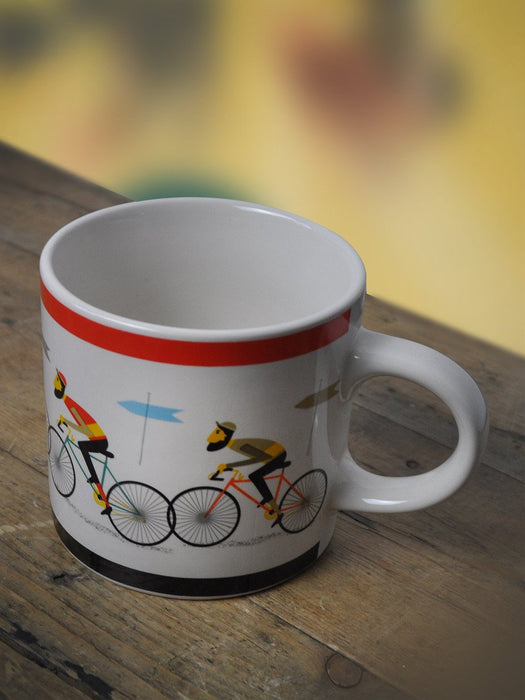 Ceramic cycling mug featuring a retro style cycling design. A great gift idea for a cycling enthusiast.